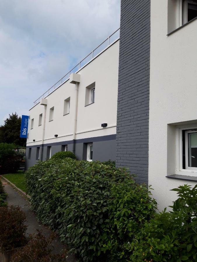 Ibis Budget Versailles Chateau Saint Cyr L'Ecole Saint-Cyr-l'Ecole Exterior foto