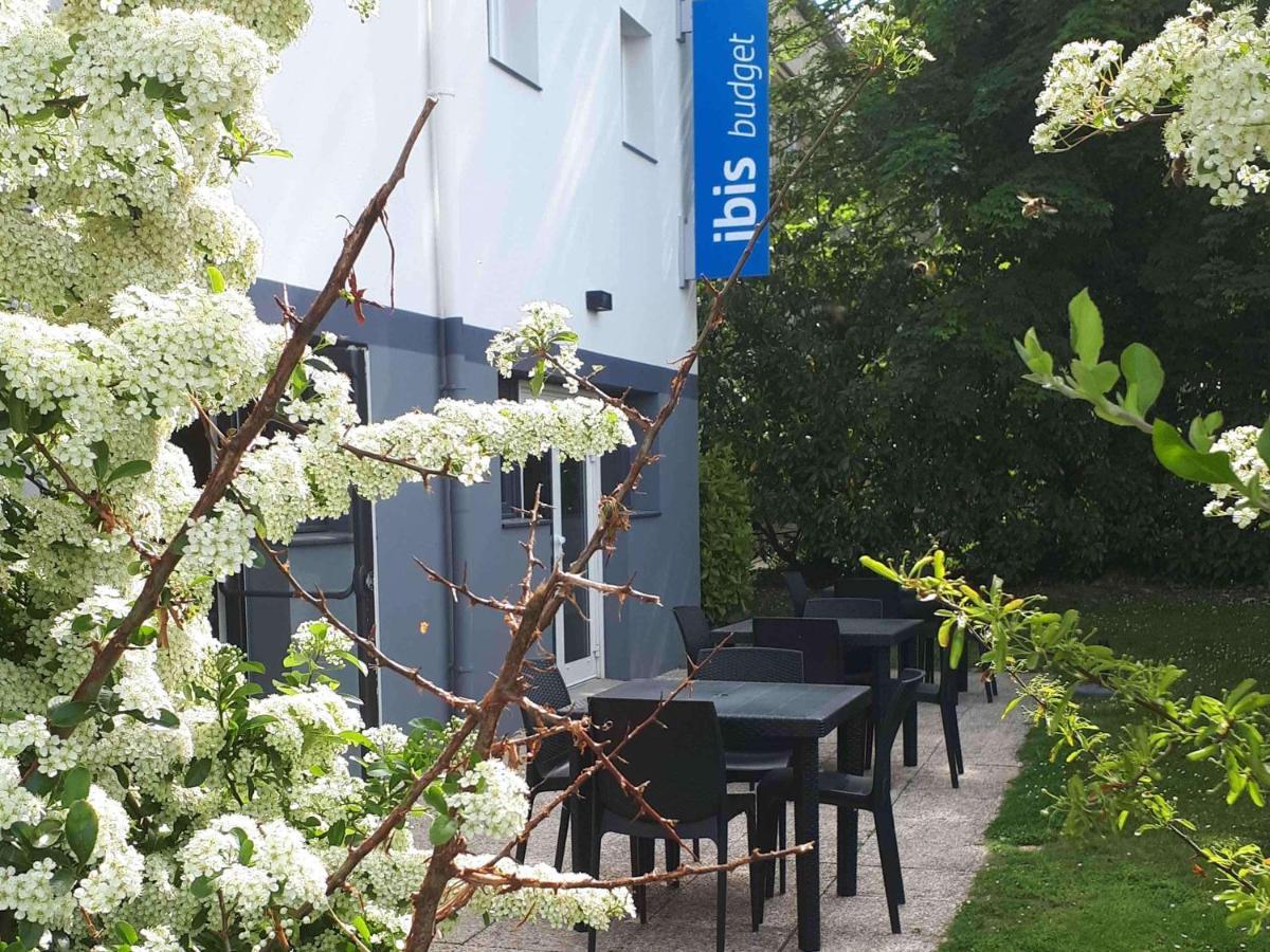 Ibis Budget Versailles Chateau Saint Cyr L'Ecole Saint-Cyr-l'Ecole Exterior foto